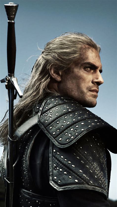 henry cavill back as the witcher